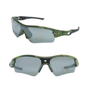 [BZJL8TDH_4C]스포츠 스타일 변색 선글라스 그린 자외