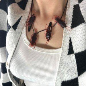 만우절] 쓸데없는 웃긴 지네 장난감 가짜 특이한 선물 모형 킹받는 친구 벌레 바퀴벌레 머리핀