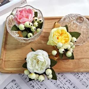 베리 블렌딩 장미 코사지 3색 행사꽃 조화 브로치 기념식