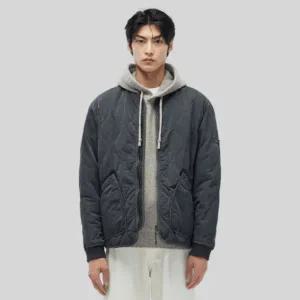 [롯데백화점]시리즈 유틸리티 피그워싱 퀼팅 점퍼(SAUAW24001CHD)