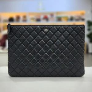 [대구백화점] [샤넬]클래식 캐비어 은장 라지 클러치(20번대 A82550)