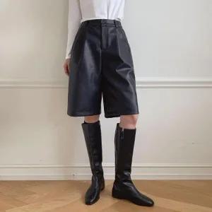 [다잇템] 여성 폴리우레탄 와이드핏 레더 반바지