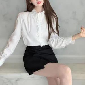 [하프클럽/]여성 레이스 코튼 폴라넥 크림색 프릴 셔츠