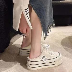 인기상품 여성 2컬러 스마일 스티치 키높이 뮬스니커즈화 단화 [WFJ73Z2_251028]