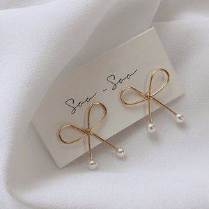 [수앤수] 썸데이 리본귀걸이 (18E532)