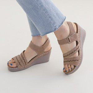 [니나스파리]5cm 웨지 펀칭 스티치 샌들