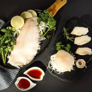 지금이제철 서천 자연산 광어회 광어필렛300g+매운탕뼈+양념장+초고추장세트