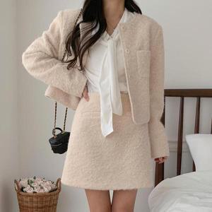 [기타]티아코 여성 크루넥 부클 윈터 크림 블랙 재킷