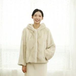 우진모피(WJ) 코펜하겐퍼 휘메일 후드 화이트 밍크코트 국내생산 본사직영