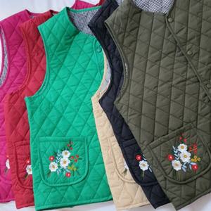 촌캉스 룩 김장 조끼 할매 할머니 꽃무늬 어르신 옷 누빔 베스트 털 여성 패딩 겨울 중년