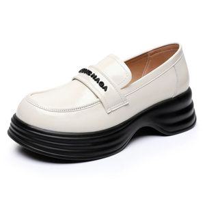 원더맨 여자 데일리룩 신발 단화 로퍼 통굽 플랫 화 빅사이즈 스트랩 힐 두꺼운 밑창 KUK1