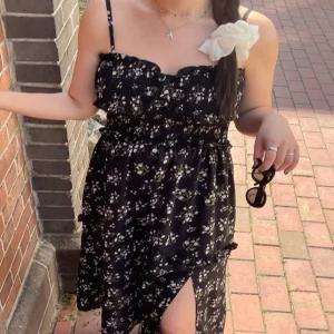 빅사이즈 플라워 레이어드 나시 프릴 스모크 밴딩 트임 여름 휴양지 비치 동남아 여행룩 롱원피스