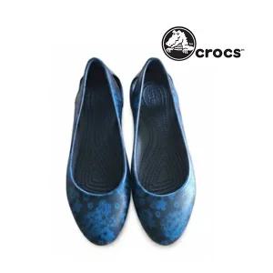 크록스 로라 그래픽 플랫 슈즈 204086-4HJ