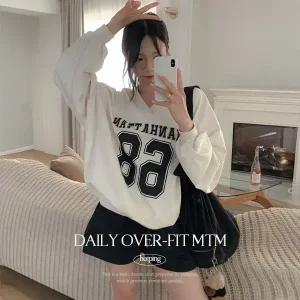 핫핑 [2타입][기본/기모] 코르티즈 오버핏 브이넥 프린팅 긴팔맨투맨