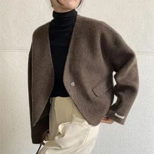 [헤레이스] 울100 브이넥 핸드메이드 자켓 YMSH25FW267_P409160338