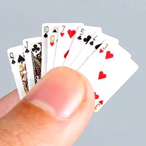 작은 미니 포커 하우스 휴대용 포커 칩 가족 게임을위한 명확한 카드 놀이 Juegos de mesa