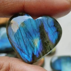 2 개/대 천연 화려한 Labradorite 카보 숑 하트 모양 Labradorite 플랫 백 스톤 부드러운 폴란드어 보석 3CM