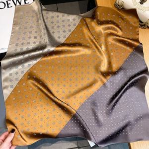 2023 럭셔리 브랜드 실크 스카프 스퀘어 여성 Shawls 및 랩 사무실 작은 머리 목 Hijabs Kerchief Foulard 숙녀 스카프 70*70cm