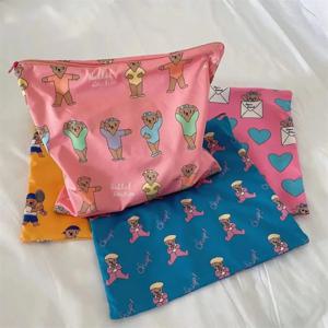 귀여운 곰 패턴 메이크업 가방, 대용량 문구 가방, 휴대용 만화 세면 용품 가방