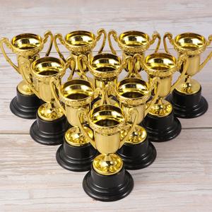 20Pcs 미니 플라스틱 골드 보상 트로피 컵 축구 골든 컵 우승자 메달 트로피 어린이 상 수상 보상 소품