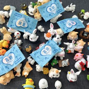5/10/20/40pcs 미니 수지 호랑이 토끼 블라인드 박스 장식품 가족 파티 블라인드 가방 어린이 모델 장난감 선물 무작위로 보내기