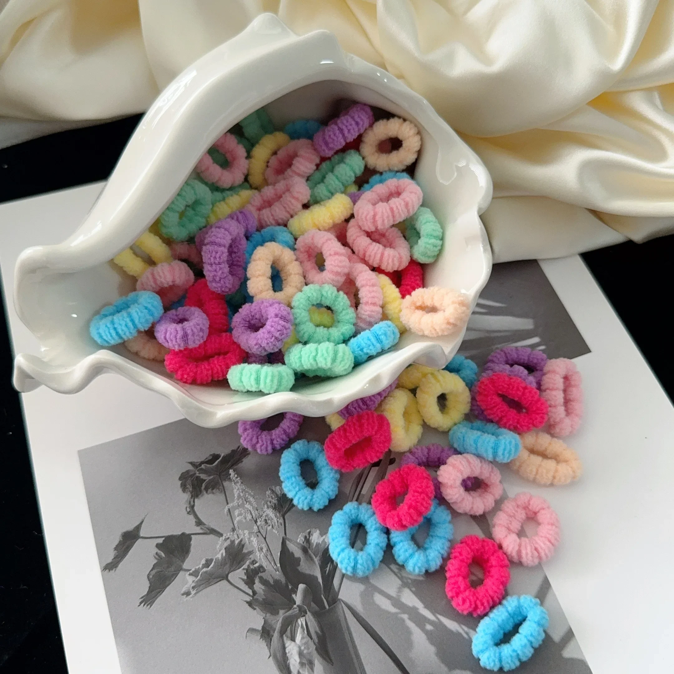 50 개/몫 캔디 컬러 어린이 솔리드 탄성 헤어 밴드 아기 소녀 Scrunchie 고무 밴드 스위트 키즈 헤어 액세서리