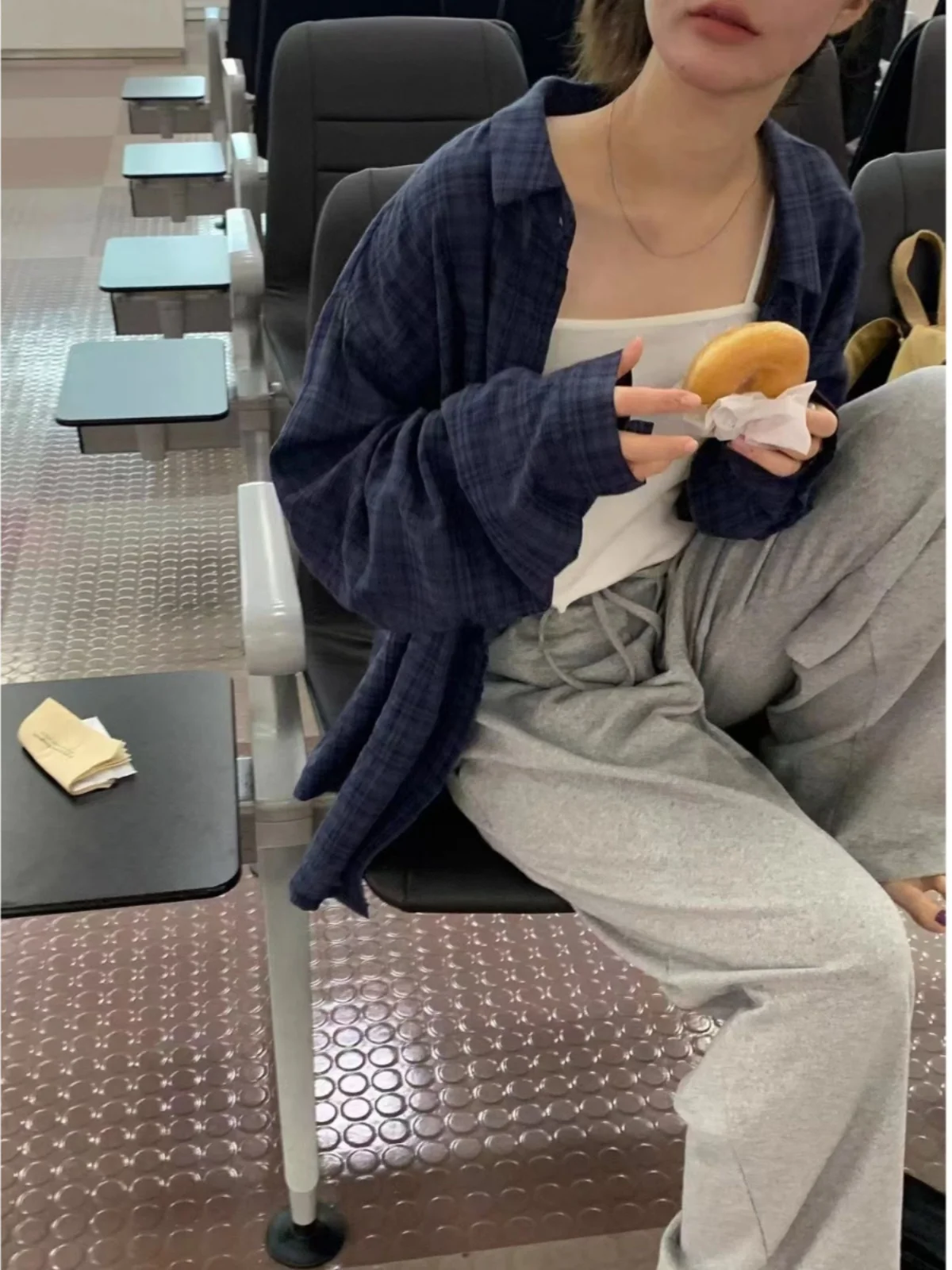 레트로 일본식 블루 체크 셔츠 여성용 얇은 긴팔 루즈 디자인 봄 가을 아우터웨어 클래식 출퇴근 스타일 버튼 클로저