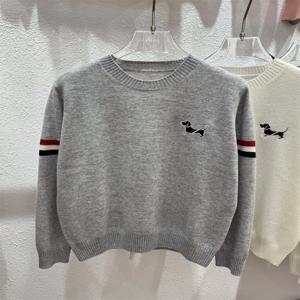 루즈핏 자수 니트 스웨터 여성용 라운드넥 니트 탑 패셔너블 겨울 다용도 베이스 레이어 긴팔 크루넥