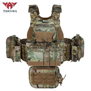 YAKEDA 전술 조끼에는 여러 액세서리 팩과 빠르게 분해할 수 있는 확장 가능한 Molle 시스템이 장착되어 있습니다.
