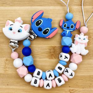 개인화 된 영어 편지 아기 실리콘 스티치 마리 젖꼭지 클립 체인 홀더 Teether 펜던트 젖니가 남 Kawaii 아기 선물