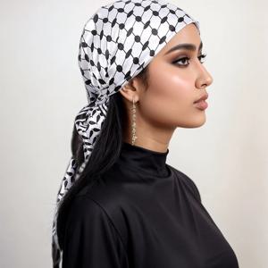 최신 아랍어 새틴 실크 스퀘어 스카프 디지털 인쇄 이슬람 여성 Headscarf 숙녀 우아한 캐주얼 머리띠 헤어 스카프 90*90cm