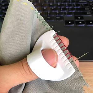 초보자 및 노인을 위한 1pc 쉬운 바느질 가이드 - DIY 제작을 위한 4mm 및 3mm 간격의 플라스틱 손 바느질 도구