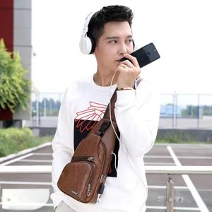 남성용 신형 USB 가슴 가방 휴대용 대용량 충전 캐주얼 크로스백 야외 스포츠 PU 가슴 가방