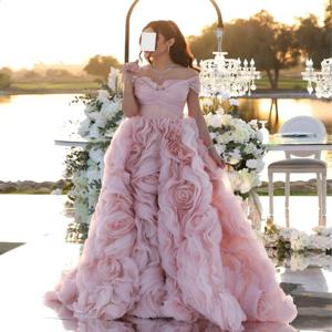 맞춤형 Organza Pleat Ruffle 오프 숄더 A 라인 롱 드레스 맞춤형 행사 웨딩 파티 가운 절묘한 공식