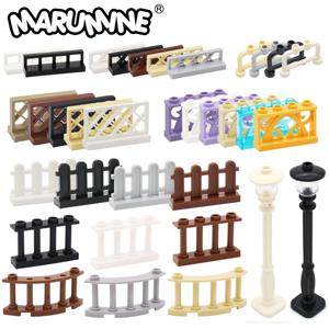 Marumine 30PCS MOC 벽돌 도시 울타리 액세서리 난간 계단 집 조각 정원 군사 빌딩 블록 부품 30056 33303