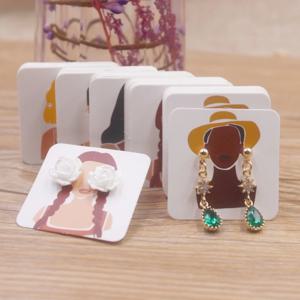 100pcs 4x4cm 새로운 럭셔리 브랜드 쥬얼리 진주 파우더 종이 디스플레이 귀걸이 카드, 귀걸이, 귀걸이 포장 라벨 카드