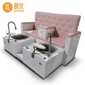 맞춤형 더블 핑크 페디큐어 의자 (2개의 세면대와 샤워기 포함, 중앙에 수납 공간 있음) 커플용