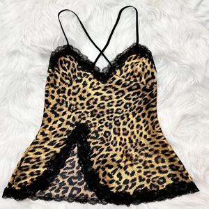 여성용 실크 브이넥 레이스 트림 레오파드 프린트 나이트 드레스 슬릿 캐미솔 관능적인 실내복 경량 올 시즌