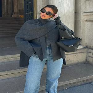 여성 비대칭 스카프 니트 재킷 라운드 넥 긴 소매 싱글 버튼 사이드 슬릿 단색 느슨한 캐주얼 짧은 코트 가을 겨울 새로운 여성 시크한 겉옷