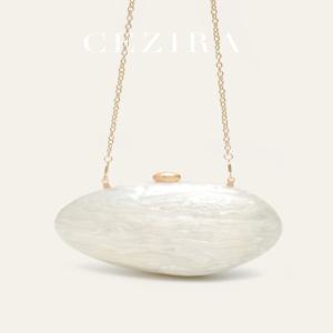 패션 여성의 매력적인 우아한 참신 쉘 모양의 클러치 솔리드 컬러 아크릴 긴 체인 이브닝 백 파티 저녁 연회