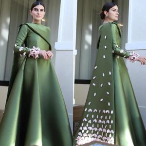 맞춤형 모던 스타일 하이 칼라 볼 가운, 맞춤형 아플리케, 맞춤형 이브닝 가운