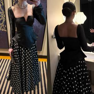 맞춤형 매칭 모던 스타일 플리츠 A라인 스퀘어넥 롱 드레스 맞춤 제작 행사 드레스 우아한 사이즈 클래식