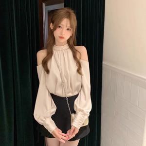 용수철 O넥 긴팔 오프숄더 블라우스, 한국 여성 의류, 분위기 있는 패션 셔츠