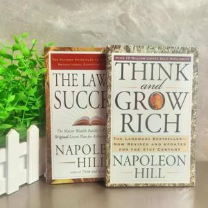 나폴레옹 힐이 설정한 2권의 책 Think And Grow Rich 및 성공의 법칙 성인을 위한 책 읽기