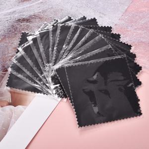 50 개/몫 8x8cm 실버 주얼리 깨끗한 연마 천 개별적으로 포장 된 소프트 클린 닦아 닦아 천 블랙 쥬얼리 청소 도구