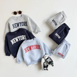 2Pcs 아기 의류 세트 소년 소녀 NewYork 인쇄 스포츠 탑 바지 정장 운동복 겨울 유아 복장 두꺼운 신생아 옷