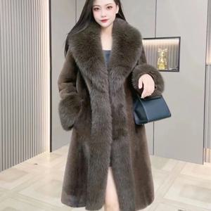 겨울 따뜻한 여성을위한 밍크 모피 잔디 코트를 모방 2024 새로운 모피 및 모피 통합 여우 칼라 중간 길이 코트 트렌드 모직 칼라