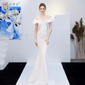 심플하고 우아한 원숄더 웨딩드레스, 핸드메이드 자수 섹시 허리 컷아웃 피쉬테일 스커트, 약혼 및 토스트 드레스