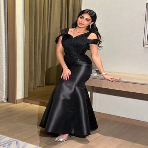 맞춤형 스파클 매칭 비즈 스팽글 플리츠 셔링 머메이드 오프 숄더 롱 드레스 맞춤형 행사 드레스 캐주얼