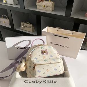 큐비 키티 여성 백팩 컬러 블록 프린트 2025 신상 출퇴근용 숄더백 하드 쉘 스퀘어 대형 가죽